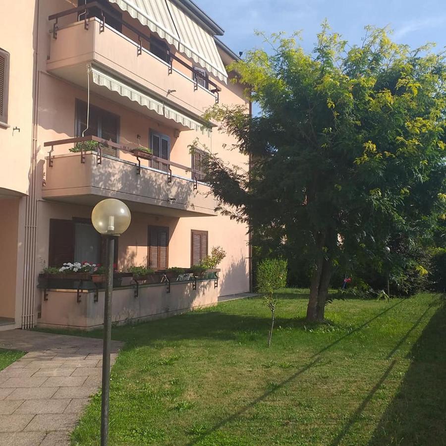 Fiorenza House Luisago Luaran gambar