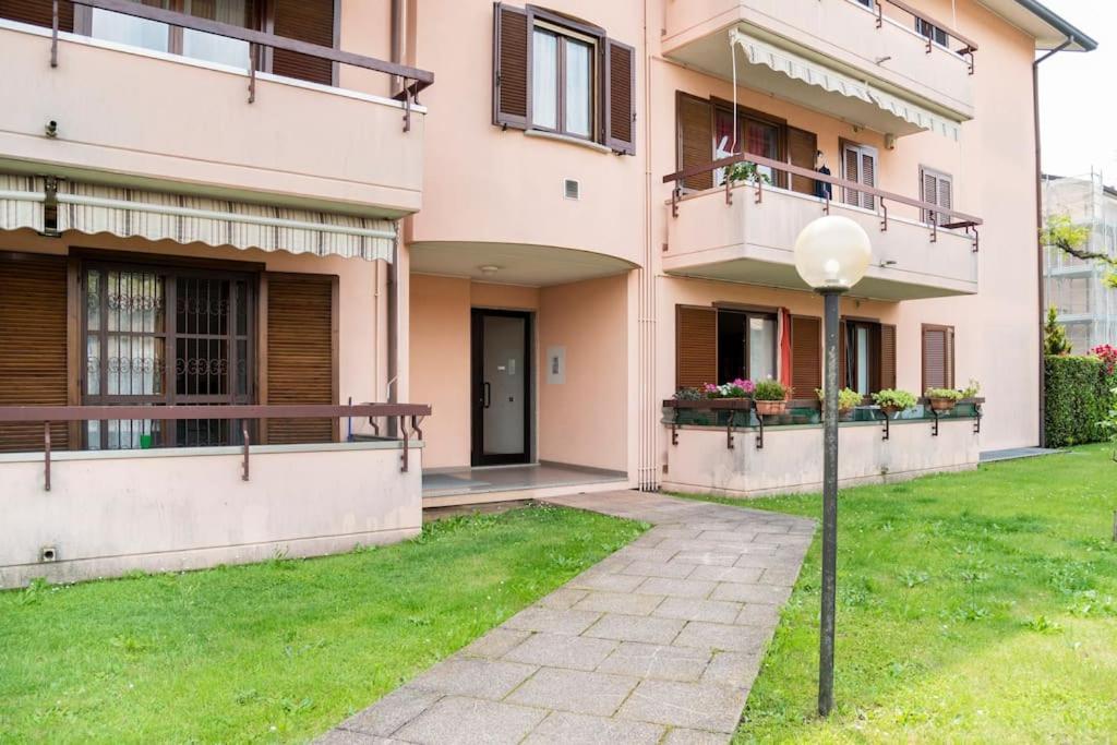Fiorenza House Luisago Luaran gambar